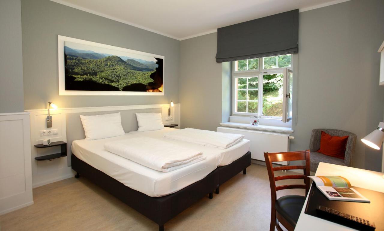 Jugendstilhotel Trifels Аннвайлер-ам-Трифельс Экстерьер фото