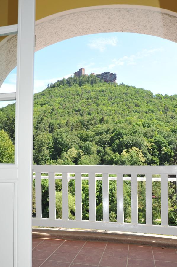 Jugendstilhotel Trifels Аннвайлер-ам-Трифельс Экстерьер фото